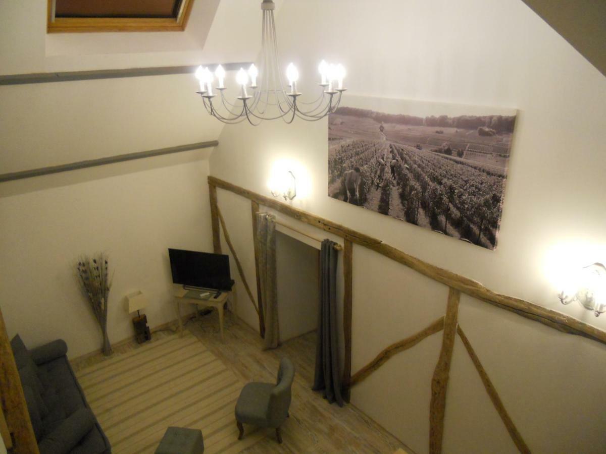 Gite La Nuit Etoilee Chez Champagne Mathelin Mareuil-le-Port Exterior foto